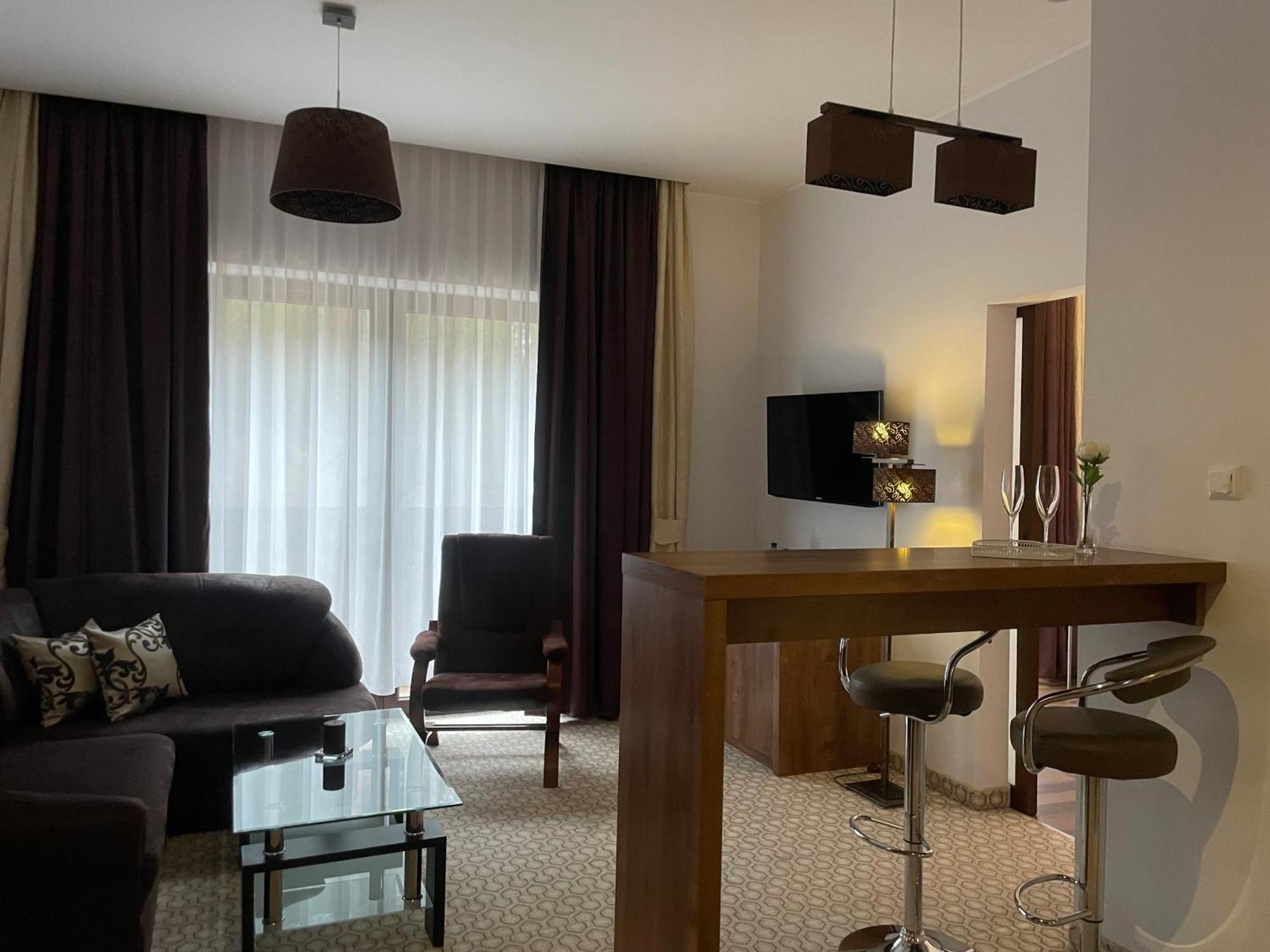 Hotel Drohicki Дрохичин Екстериор снимка